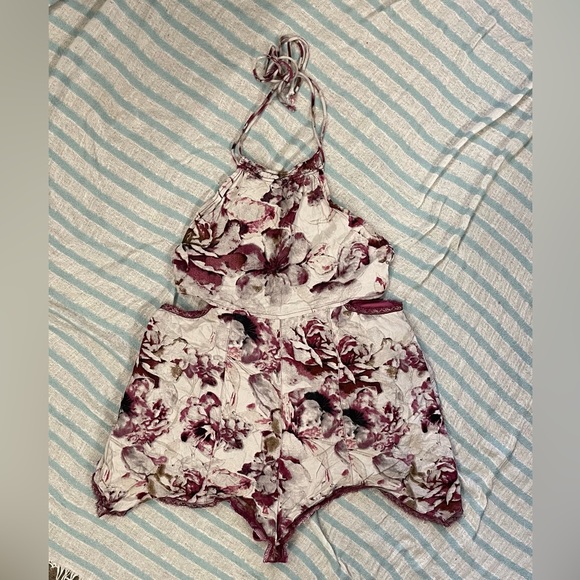 ANGL White & Maroon Floral Romper - Small - Picture 1 of 3